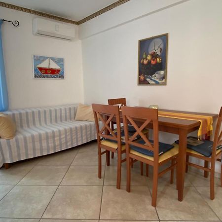 Roula Apartment ネイポリ エクステリア 写真