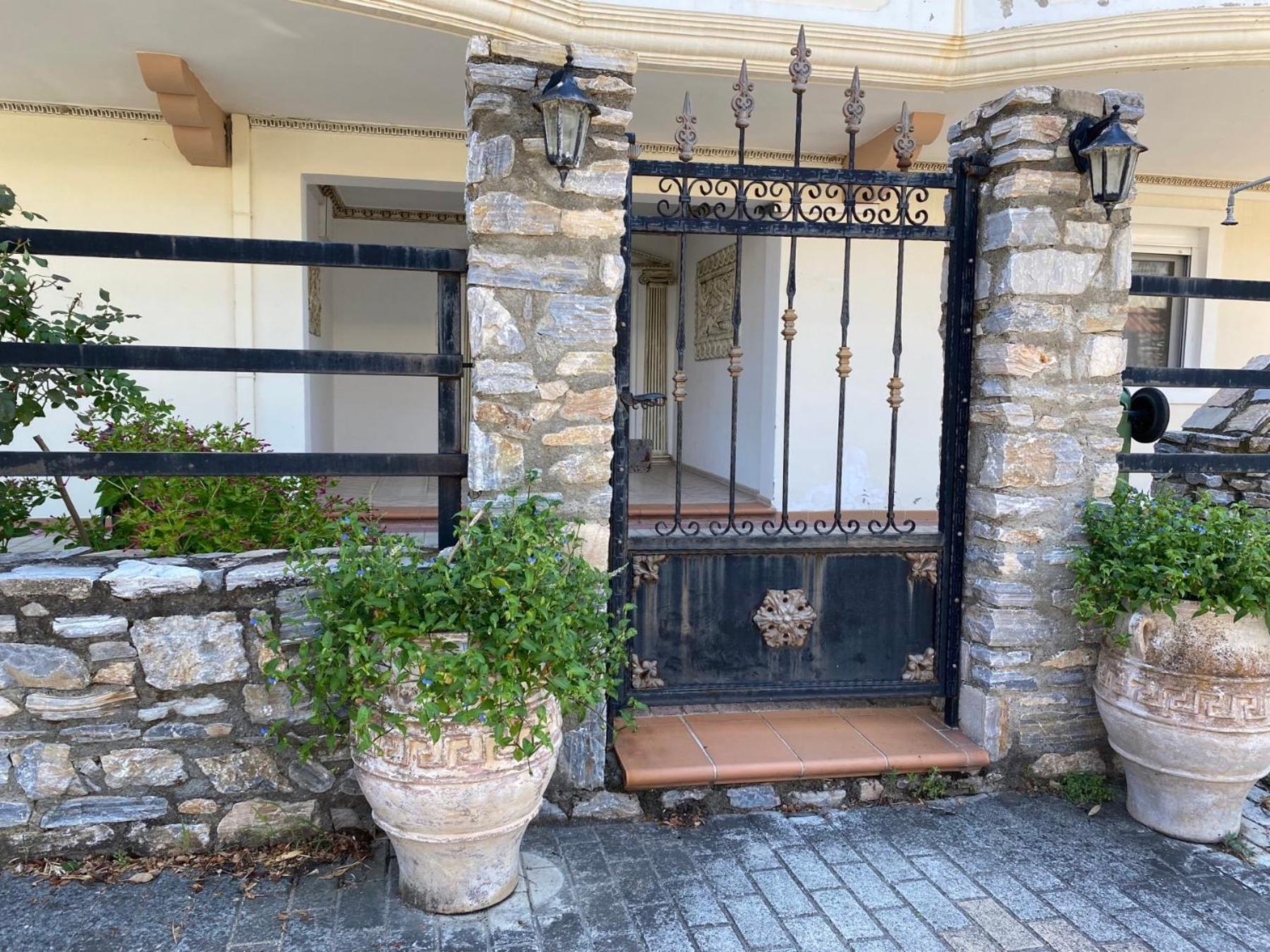 Roula Apartment ネイポリ エクステリア 写真